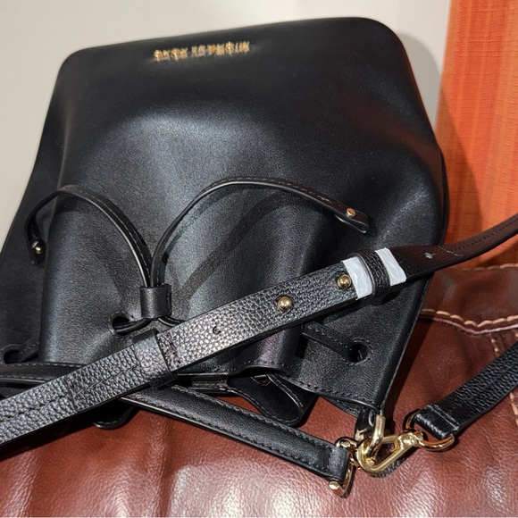‼️Michael Kors Black Leather Eden Bucket Bag Shoulder Bag - Picture 6 of 10